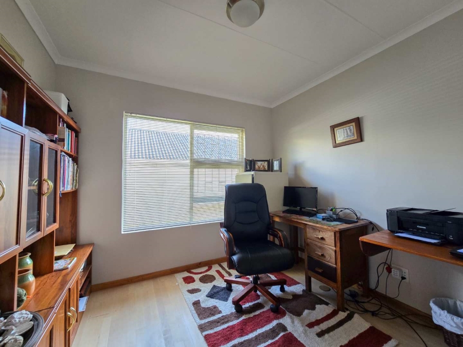 4 Bedroom Property for Sale in Stilbaai Wes Western Cape